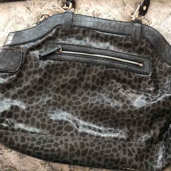 Guess bag with matching wallet - Picture 5 of 8